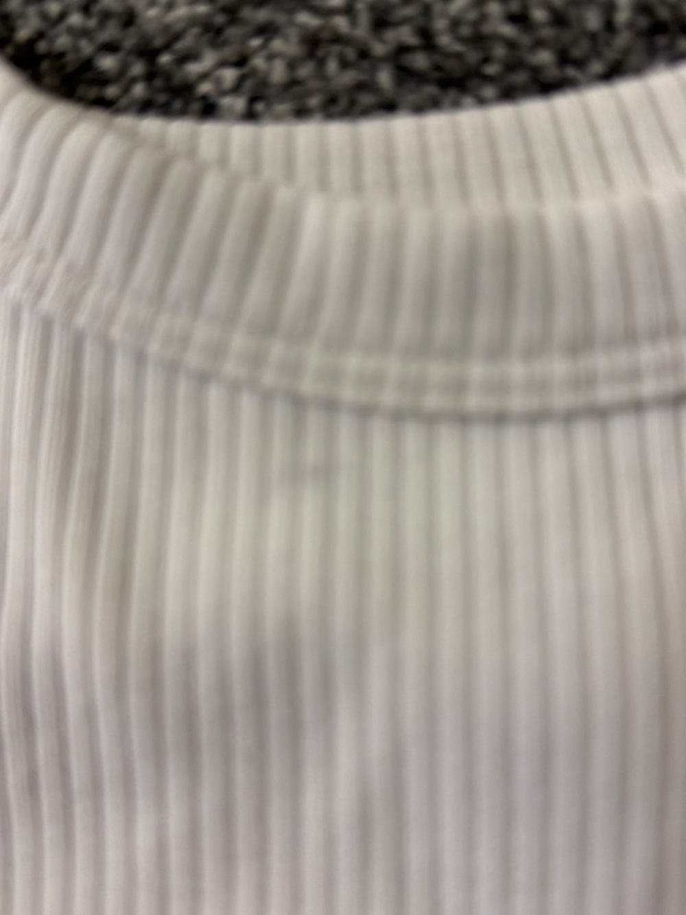 ALO Yoga bra in Off-White - Picture 3 of 4